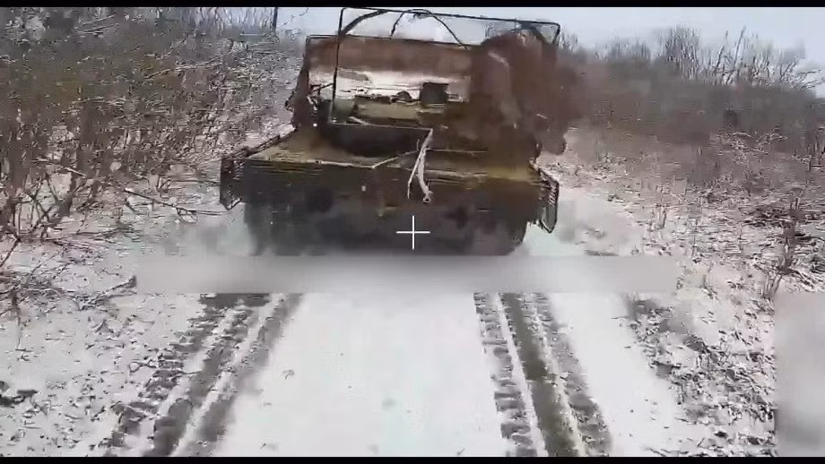 Thứ ba, hầu hết xe tăng phương Tây không thể hoạt động nếu thiếu hỗ trợ kỹ thuật từ nhà sản xuất, với những trục trặc nhỏ cũng buộc chúng phải được kéo về hậu phương, và không có xe thay thế nào được gửi đến. Kết quả là, ngày nay khó có thể tìm thấy một chiếc Leopard nào trên tiền tuyến”.