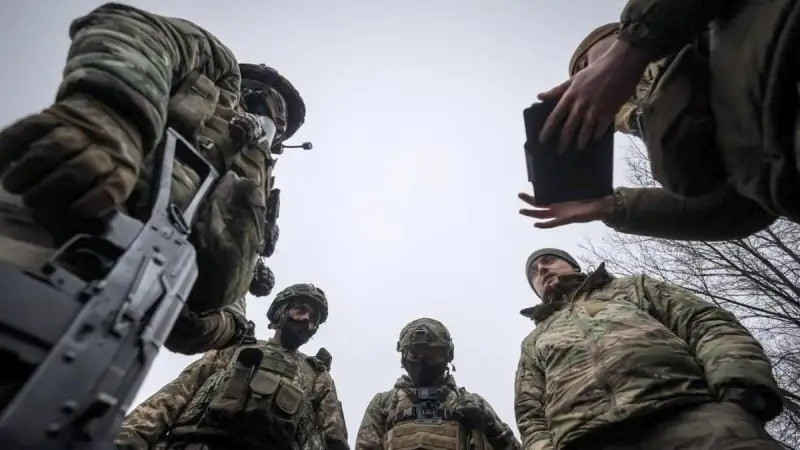 Nếu AFU chọn giữ vững mặt trận Sumy, có thể tạo các lỗ hổng trong phòng thủ ở các mặt trận khác, tạo cơ hội cho quân Nga tấn công. Nhưng nếu AFU không điều động quân để hỗ trợ, áp lực phòng thủ trên mặt trận Sumy có thể gia tăng, tiềm ẩn nguy cơ chọc thủng phòng tuyến.