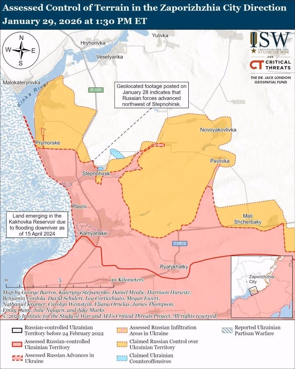 Nếu điều này diễn ra, chắc chắn tạo ra một thách thức mới cho quân Nga trên hướng này và bản đồ từ Viện Nghiên cứu Chiến tranh Mỹ (ISW) cũng xác nhận bước tiến của quân Nga trong khu vực này, với các khu vực rộng lớn được đánh dấu màu vàng, cho thấy bước tiến nhanh chóng và thành công của quân Nga.