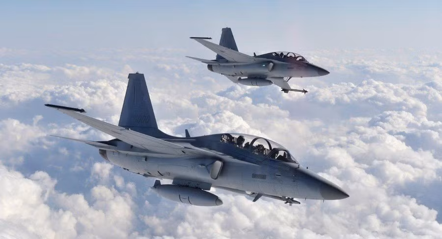 Bộ Tổng tham mưu quân đội Ba Lan thông báo, nhiều máy bay chiến đấu của Không quân Ba Lan đã được điều động xuất kích; "tình hình nói chung đã được kiểm soát và các lực lượng và phương tiện đã sẵn sàng phản ứng nhanh chóng trong trường hợp có mối đe dọa".