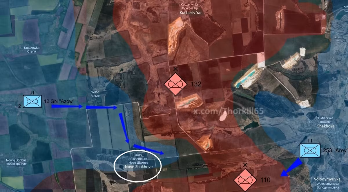  Một đoạn video được công bố ngày 28/8 cũng minh họa một điểm: pháo binh và UAV FPV Nga bắn phá một tòa nhà ở phía nam làng Nove Shakhove. Điều này cho thấy sau khi AFU tái chiếm làng hai ngày trước đó, RFAF đã không thể đánh bật họ, dẫn đến tình trạng bế tắc tại khu vực này.