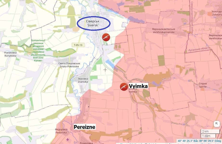 Kênh Military Summary cho biết, quân Nga đang đột phá qua tuyến phòng ngự của AFU ở vành đai phía bắc thành phố Siversk. Trên khu vực phía nam Siversk, các mũi xung kích của RFAF đã chiếm giữ các vị trí mới giữa Pereizne và Vyemka, dần dần kiểm soát khu vực giữa các điểm này.