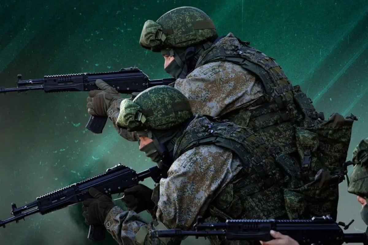 Theo kênh Readovka, RFAF đang tự tin chuyển sang giai đoạn tiếp theo của chiến dịch tấn công vào Konstantinovka. Nhà phân tích quân sự Boris Rozhin của Nga xác nhận, các nhóm xung kích Cụm quân phương Nam RFAF đã tiến vào địa giới hành chính của thành phố và thiết lập một vị trí vững chắc ở khu vực Santurinivka.