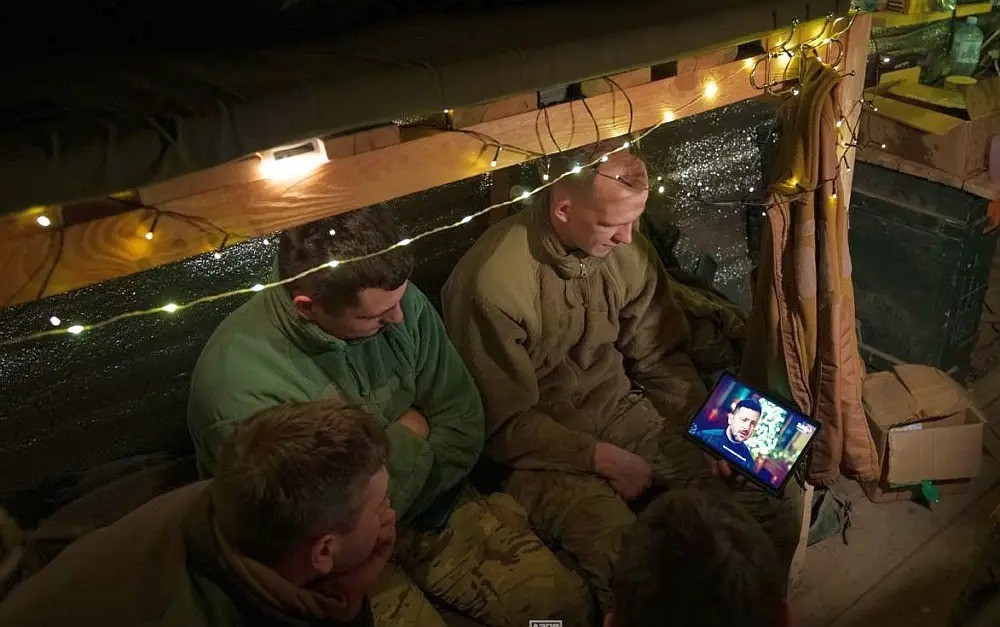 Nhưng chưa hai tuần sau, Bộ Quốc phòng Nga cho biết, Cụm quân Trung tâm của họ đã đánh bại một lữ đoàn đặc nhiệm của Lực lượng Vệ binh AFU ở “mấu lồi Dobropolye”, phía tây bắc thành phố Pokrovsk. Đây là khu vực giao tranh ác liệt trên hướng mặt trận Pokrovsk vừa qua