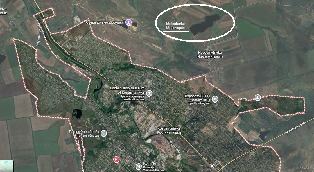 Các nguồn tin trực tuyến và truyền thông Nga, đưa tin rằng khoảng ba nghìn quân Ukraine, gần như bị mắc kẹt hoàn toàn ở thành phố Kostiantynivka, phía tây tỉnh Donetsk. Nguyên nhân là do sức công phá của một quả bom ba tấn (FAB-3000), đã đánh trúng đập của hồ chứa Molochar.