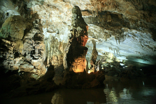 Bên trong động Phong Nha. Ảnh: Quốc Lê. 02-6722.jpg