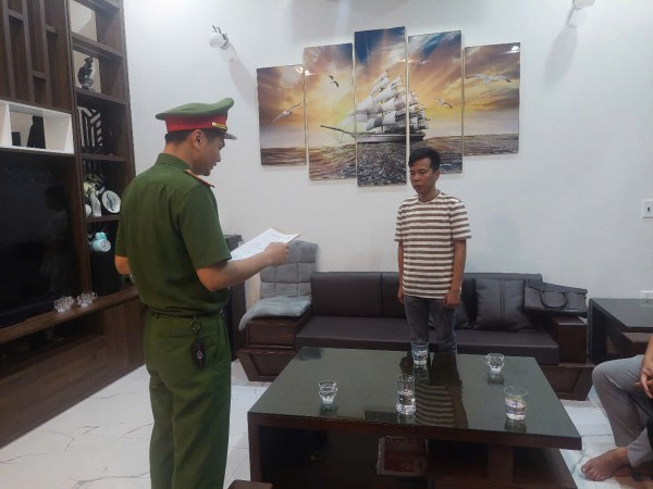Cơ quan CSĐT Công an tỉnh Ninh Bình công bố khám xét đối với Trần Đại Phúc, Giám đốc Công ty TNHH Hải Bé Cơ quan CSĐT Công an tỉnh Ninh Bình công bố khám xét đối với Trần Đại Phúc, Giám đốc Công ty TNHH Hải Bé