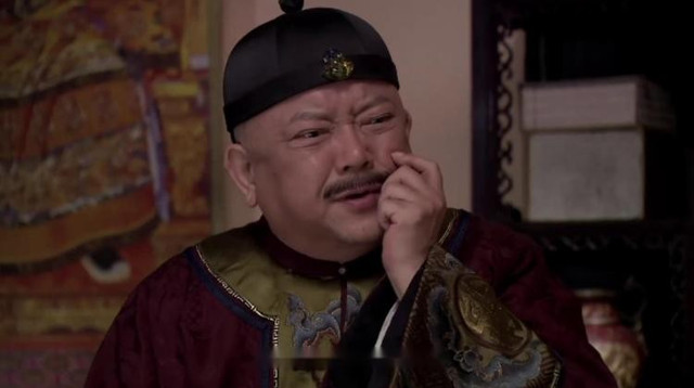 Hòa Thân luôn tìm mọi cách sách nhiễu, đòi hối lộ (ảnh từ phim truyền hình Trung Quốc). Hòa Thân luôn tìm mọi cách sách nhiễu, đòi hối lộ (ảnh từ phim truyền hình Trung Quốc).