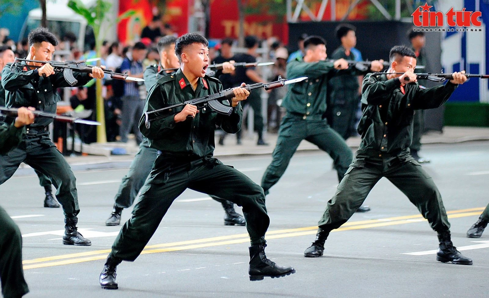 Hình ảnh đầy uy lực, dũng mãnh của chiến sĩ Cảnh sát cơ động