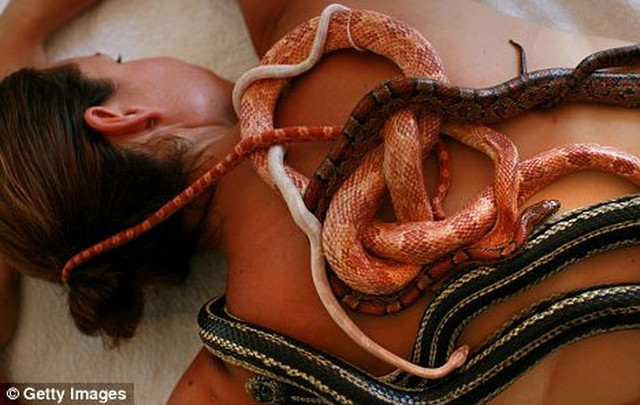 Những phương pháp massage 'độc' khiến du khách rùng mình - Hình 11 Nhung phuong phap massage 'doc' khien du khach rung minh-Hinh-11