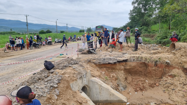 Bình Định: Điều tra nguyên nhân vụ TNGT nghiêm trọng trên QL 19 Binh Dinh: Dieu tra nguyen nhan vu TNGT nghiem trong tren QL 19