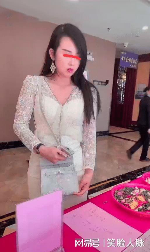 Trung Quốc: Ăn cỗ no nê mới phát hiện đến nhầm đám cưới - Hình 2 Trung Quoc: An co no ne moi phat hien den nham dam cuoi-Hinh-2