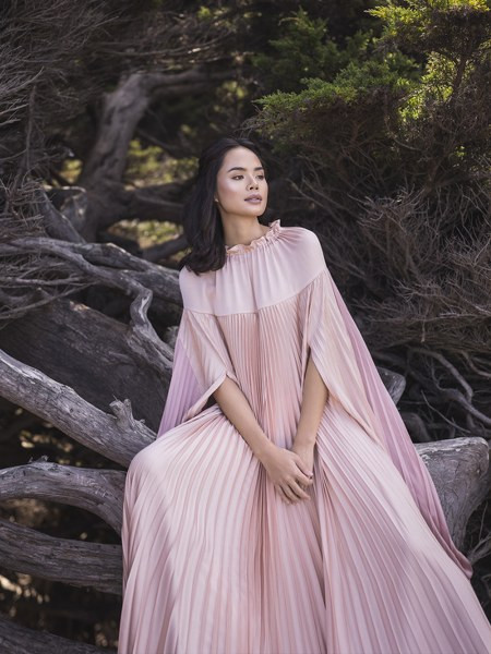 Váy sắc hồng trở lại trong xu hướng thời trang 2019 - Hình 3 Vay sac hong tro lai trong xu huong thoi trang 2019-Hinh-3