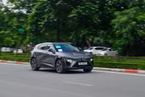 Lên đời VinFast VF7, khách Việt khẳng định không còn lý do quay lại xe xăng