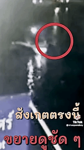 Lộ clip Tangmo 'Chiếc Lá Cuốn Bay' bị ép tự nhảy xuống sông? - Hình 2 Lo clip Tangmo 'Chiec La Cuon Bay' bi ep tu nhay xuong song?-Hinh-2
