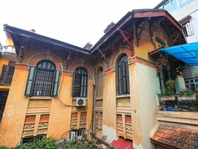 Cận cảnh biệt thự cổ hơn 1.000m2 ở Hà Nội
