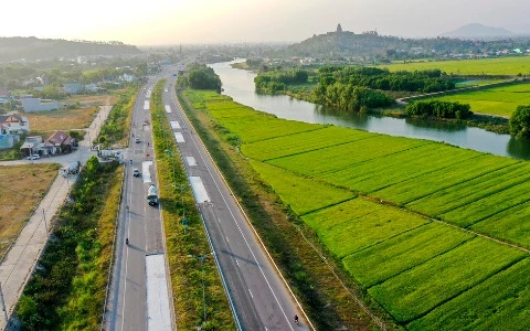 Quốc lộ hơn 4.400 tỷ hỏng nặng sau một năm khánh thành