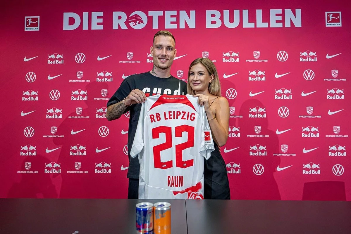 Hôn thê của tuyển thủ Đức khoe nhan sắc cực phẩm