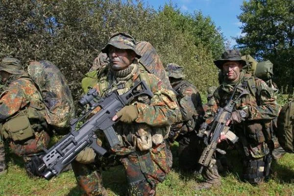 Cái nóng ở Afghanistan dễ dàng đánh gục khẩu súng tốt nhất thế giới