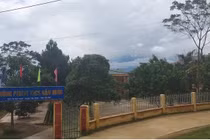 Sập cột trụ cổng trường học, hai anh em ruột tử vong ở Lào Cai