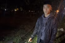 Truy bắt nhóm thanh niên mang kiếm đi đánh nhau trong đêm ở Hà Nội