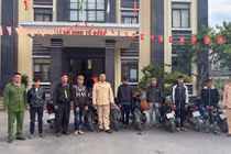 Xử lý nhóm thanh, thiếu niên đầu trần vượt chốt kiểm soát giao thông