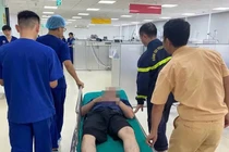 Công an Hà Nội cứu nam thanh niên rơi xuống sông Hồng