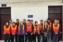 Triệt phá sới bạc trên thuyền neo giữa sông Hồng ở Hà Nội