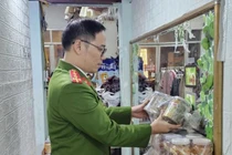 Thu giữ số lượng lớn thực phẩm không rõ nguồn gốc ở Lạng Sơn