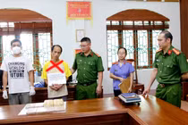 Bắt đối tượng mua bán vận chuyển số lượng lớn ma túy