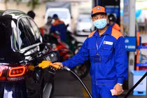 Đề xuất giảm thuế bảo vệ môi trường xăng dầu hết năm 2026