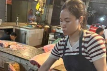 Hai vợ chồng chuyên mổ lợn dịch bệnh bán cho người dân khai gì?