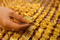 Người phụ nữ ở Hà Nội bị lừa 282 triệu đồng vì mua 2 cây vàng giả