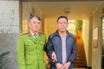 Bắt kẻ trốn truy nã 16 năm về tội lạm dụng tín nhiệm chiếm đoạt tài sản