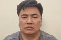 Tạm giữ hình sự đối tượng đẩy CSGT vào đầu xe tải ở Hà Nội 