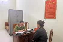 Xử lý người phụ nữ tự ý lập bãi đỗ xe, thu tiền trái phép ở Bắc Ninh