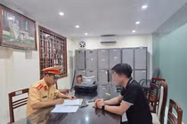 Phạt 35 triệu đồng đối với nam tài xế lùi xe trên cao tốc 