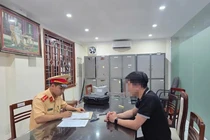 Phạt 35 triệu đồng đối với nam tài xế lùi xe trên cao tốc 