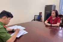 Bắt tạm giam 2 chủ quán karaoke mua bán người dưới 16 tuổi 