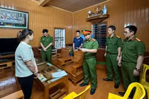 Khởi tố 4 đối tượng làm giả tài liệu để khai thác cát trộm 