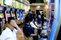 Yêu cầu 4 bị can vụ đánh bạc tại khách sạn Pullman đầu thú