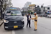 Hà Nội xử phạt 113 phương tiện kinh doanh vận tải vi phạm trong một ngày 