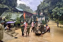 Thủ tướng chỉ đạo khẩn hỗ trợ người dân khắc phục hậu quả sau bão số 10