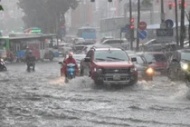 Áp thấp nhiệt đới suy yếu, tiếp tục gây mưa to đến rất to