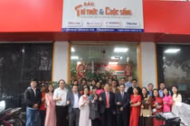 Lãnh đạo VUSTA thăm và chúc Tết Báo Tri thức và Cuộc sống 