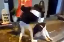 Đánh nhau vì mâu thuẫn tình ái, 2 cô gái trẻ bị tạm giữ