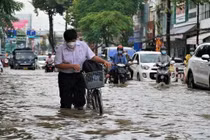 Sở GD&ĐT Hà Nội chỉ đạo khẩn các trường học chủ động ứng phó với mưa lụt 