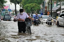 Sở GD&ĐT Hà Nội chỉ đạo khẩn các trường học chủ động ứng phó với mưa lụt 