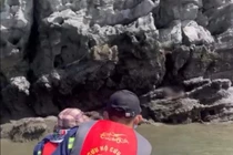 Tìm thấy thi thể người cha mất tích trong vụ hai cha con tắm biển