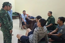 Cứu hộ 10 ngư dân gặp nạn trên biển ở Quảng Ninh